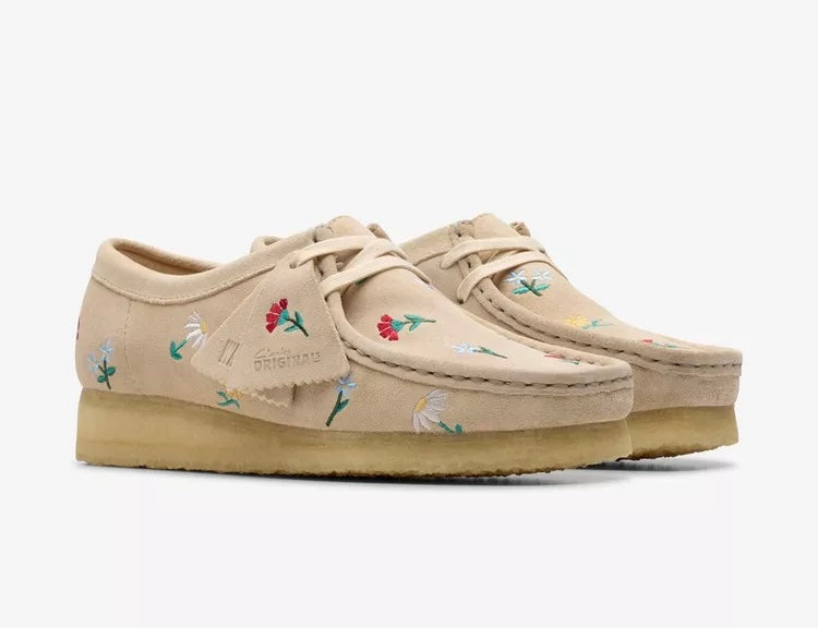 WALLABEE TAUPE EMBROIDERY